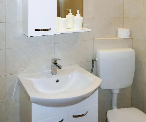 Appartement Toni-1 By Interhome