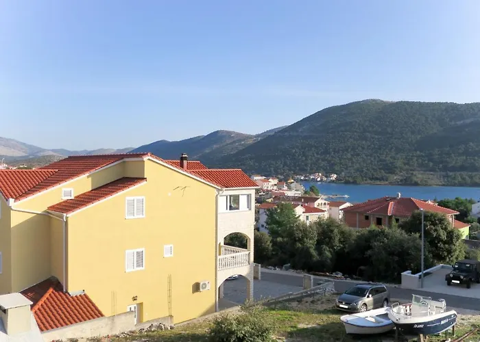 Toni-1 By Interhome Grebaštica